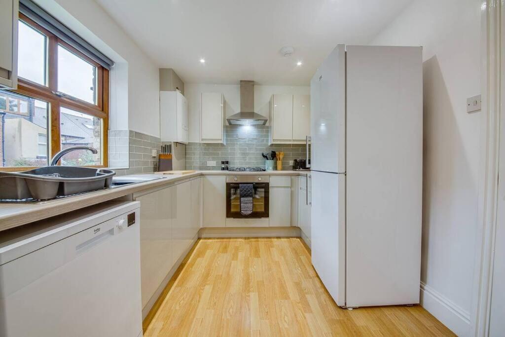 Brighton Terrace - Elegant 4 Bed Villa Walkly Екстериор снимка